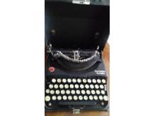 ox_maszyna-do-pisania-reminton-portable