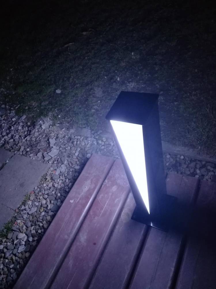 ox_oswietlenie-podjazdu-lampa-slupek-ogrodowy