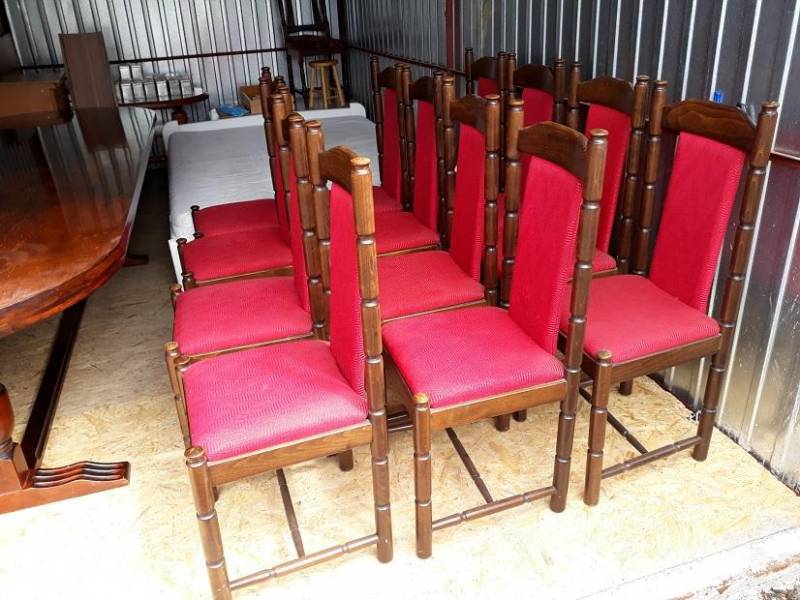 ox_duzy-stol-i-12-krzesel
