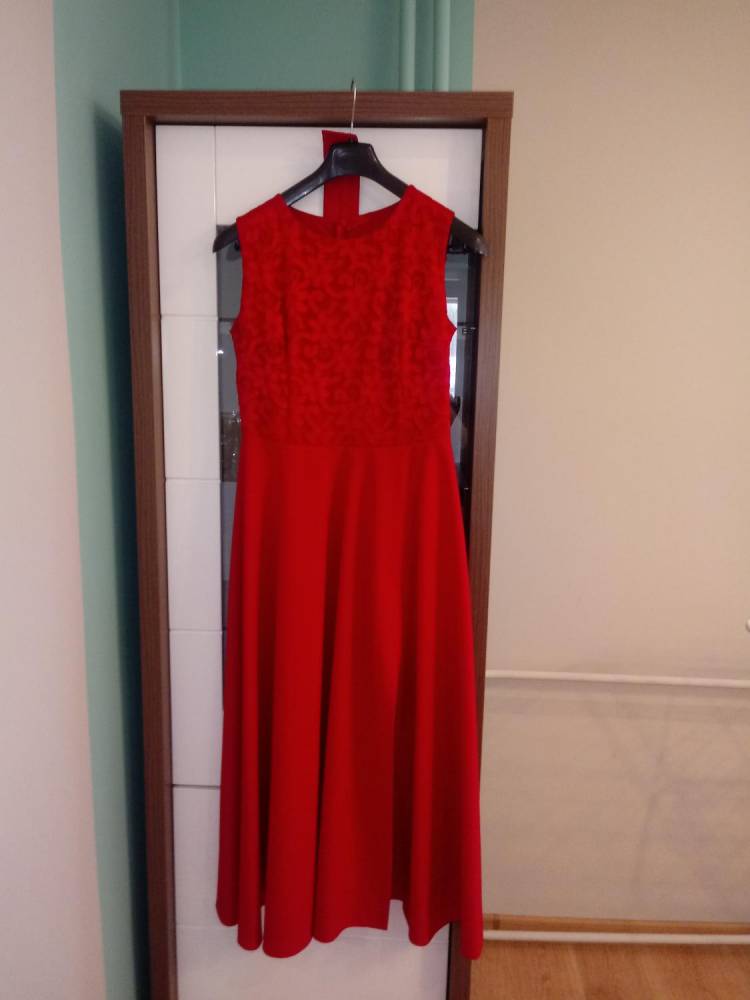 ox_czerwona-sukienka