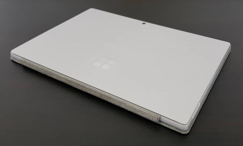 ox_laptop-2-w-1-microsoft-surface-pro-i5-7300u8gb256ssdwin10p-dodatki
