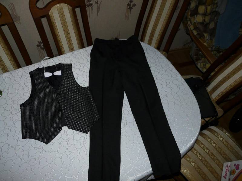 ox_sprzedam-eleganckie-spodnie-wraz-z-kamizelka-i-muszka-gratis-koszule