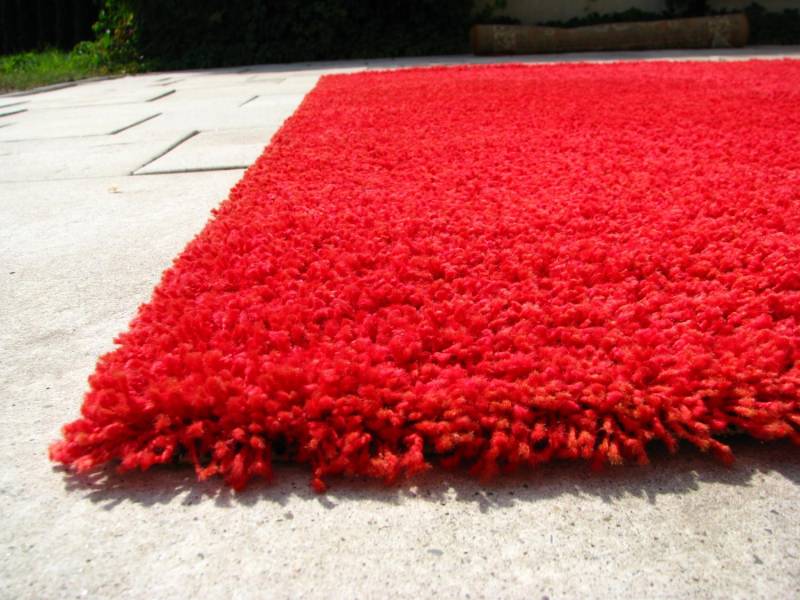 ox_czerwony-dywan-shaggy-swiezo-wyczyszczony-160-x-230-cm