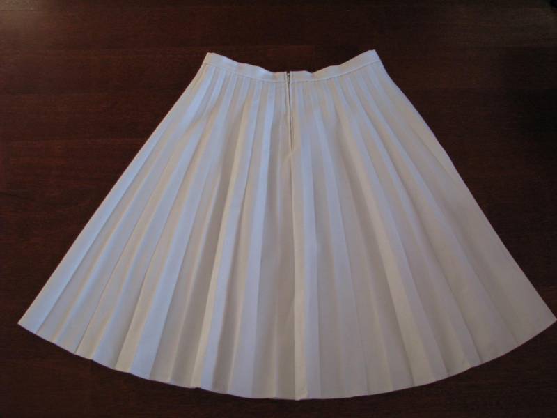 ox_klasyczna-plisowana-spodnica-biala-rozmiar-46-xxl