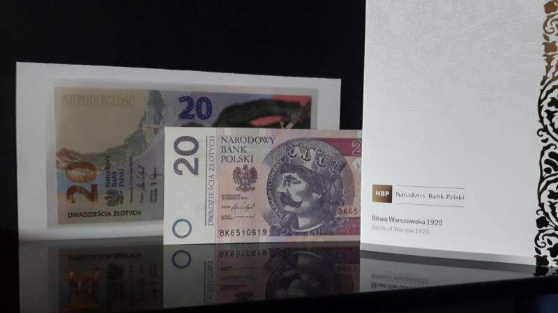 ox_banknot-kolekcjonerski-20-zl-bitwa-warszawska-folder