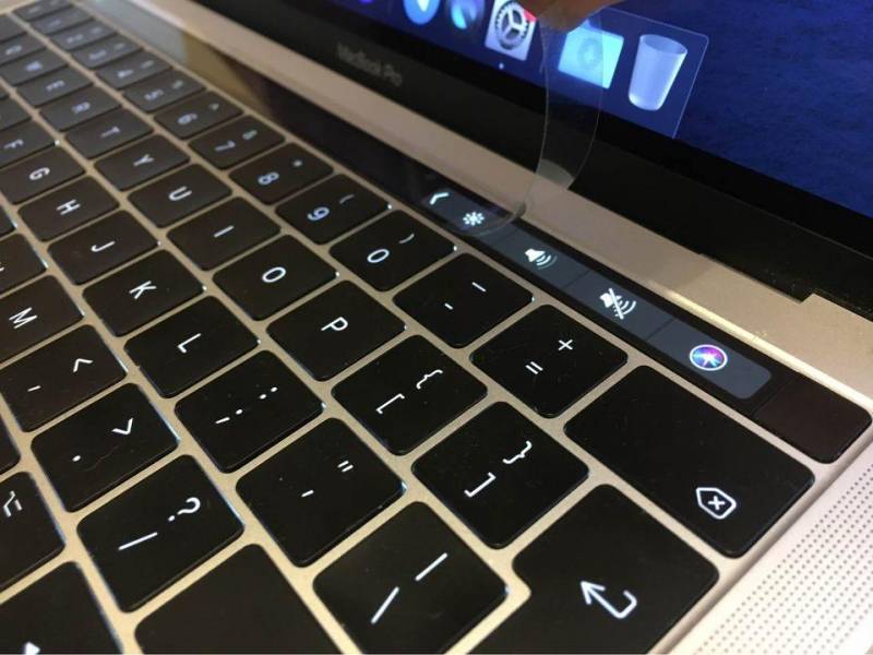 ox_macbook-pro-13-inch-2017-touch-bar-thunderbolt-3-retina