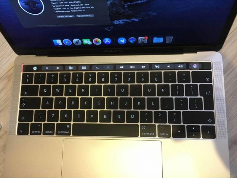 ox_macbook-pro-13-inch-2017-touch-bar-thunderbolt-3-retina