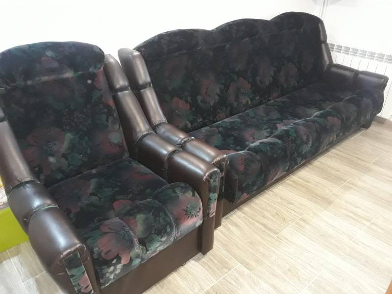 ox_sprzedam-kanape-dwa-fotele